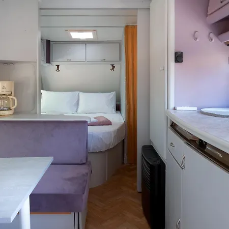 Campsite Caravans *